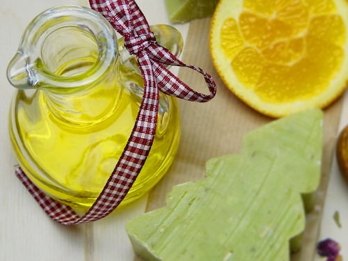 Aromaterapia, gli oli essenziali per le feste natalizie
