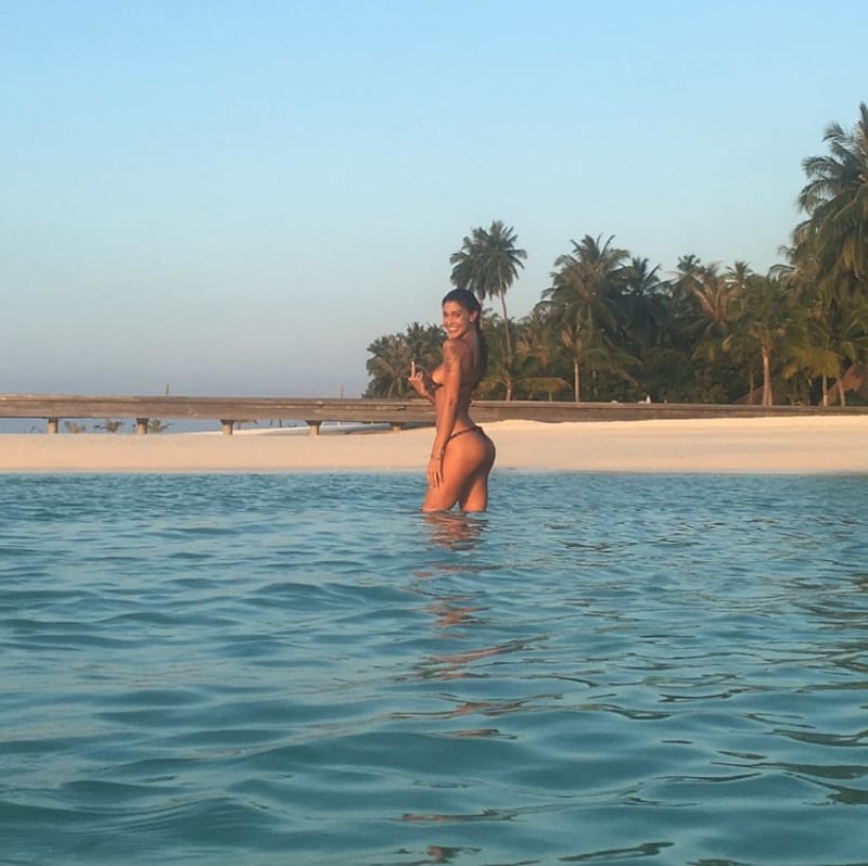 Belen Rodriguez: le foto sexy del lato b 37