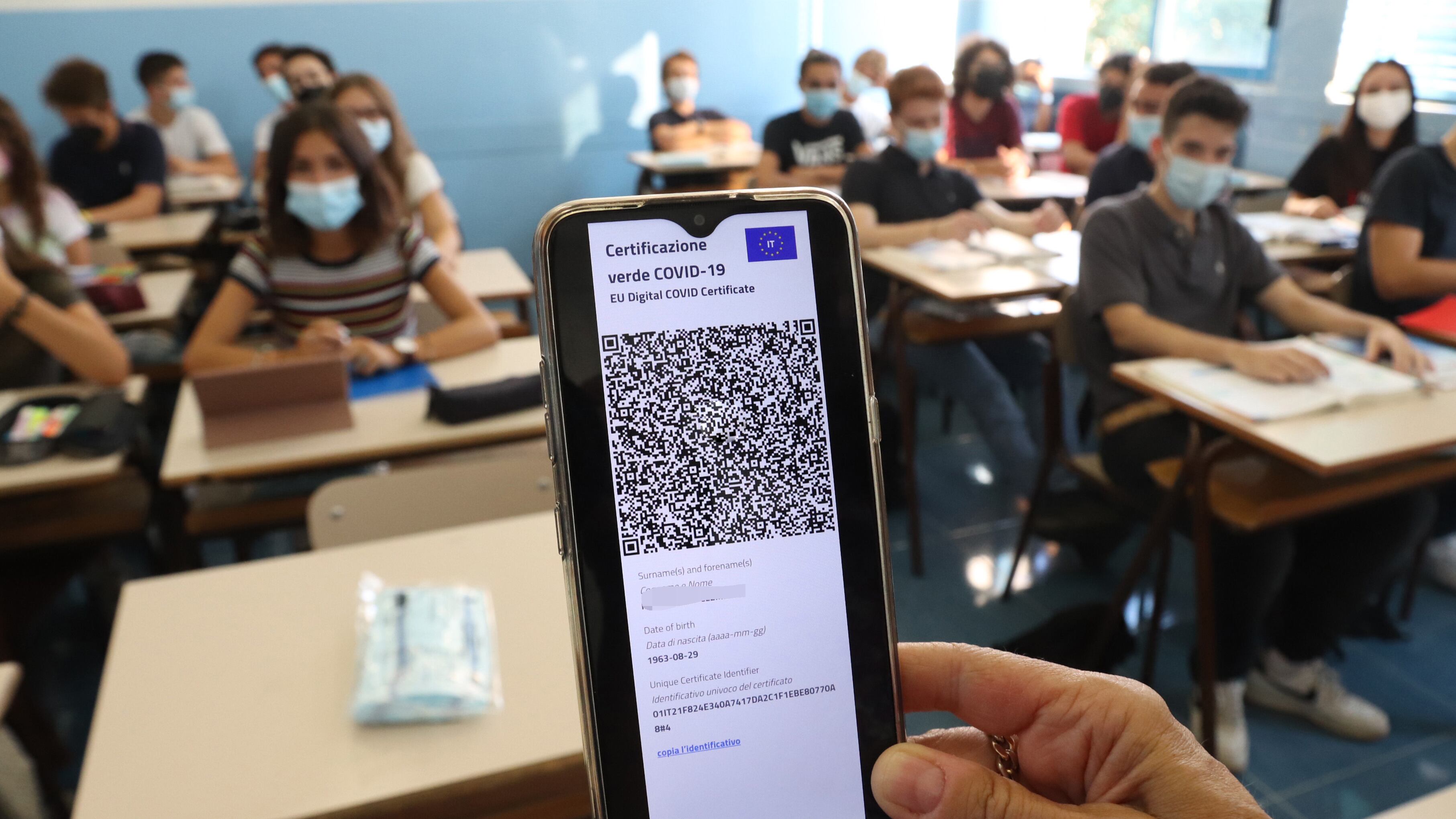 Scuola, il "pass" funziona ma è pronto anche il piano B