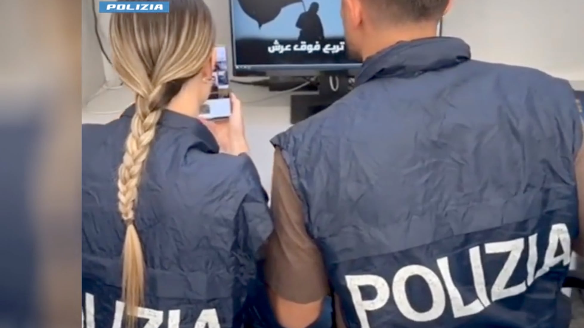 Terrorismo, 17enne jihadista fermata dalla polizia: voleva il “martirio in nome di Allah”