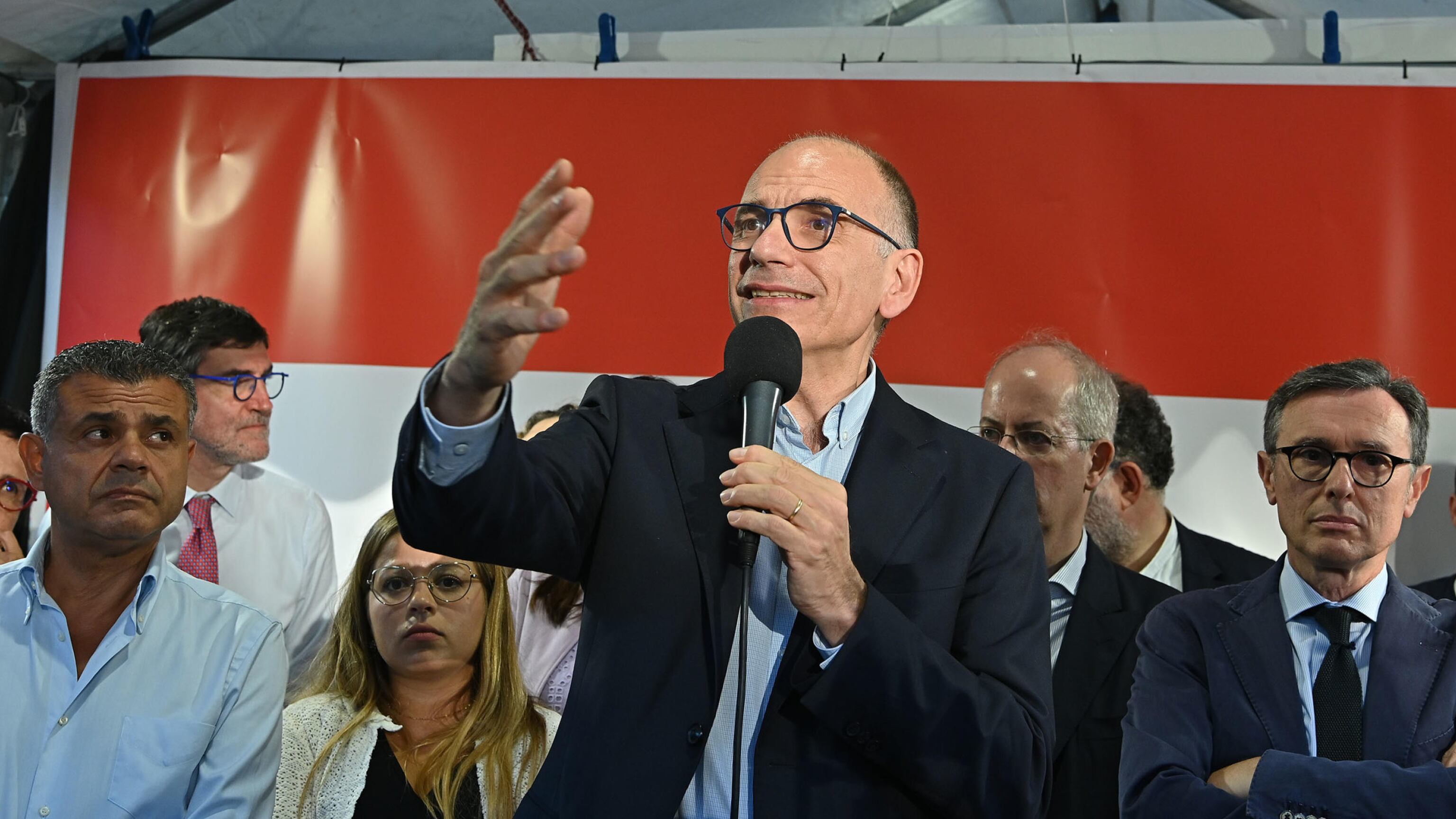 Letta deforma la geografia. "Pontida? È in Ungheria"