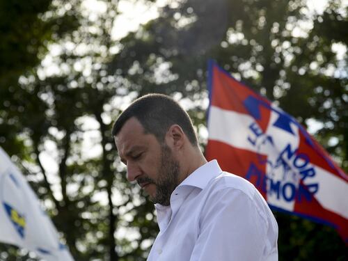L'accusa choc contro Salvini: "Mandante di omicidi razzisti"