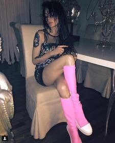 Nina Moric mostra il lato b su Instagram 8