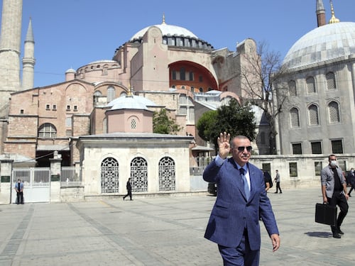 Un'altra chiesa sarà moschea: il nuovo "schiaffo" di Erdogan