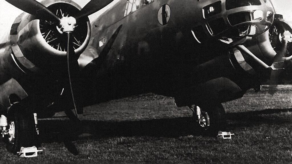 Un brusco calo di potenza. E Bruno Mussolini muore pilotando un aereo militare