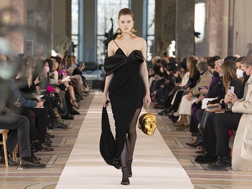 Schiaparelli: i tre colori di una realtà surreale