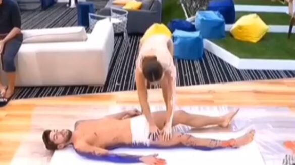 Gf Vip, Pornhub fa una proposta di lavoro a Cecilia e Ignazio
