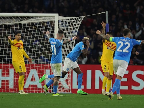 Il nuovo Napoli di Calzona strappa un punto al Barcellona: decisivo Osimhen