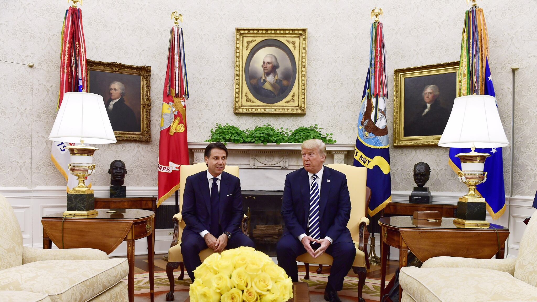 Migranti, Trump elogia Conte: "L'Europa faccia come l'Italia"