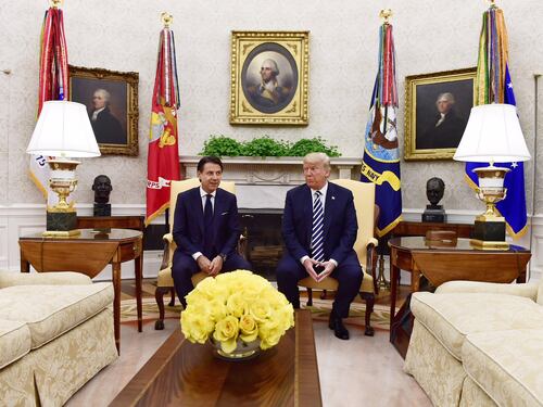 Migranti, Trump elogia Conte: "L'Europa faccia come l'Italia"