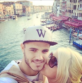Wandita e Icardi, una coppia social: adesso anche il selfie "aftersex" 6