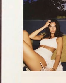 Emily Ratajkowski, nudo integrale per Vogue 6