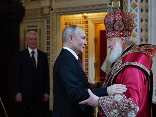 La messa di Putin e Kirill (tra gli agenti segreti)