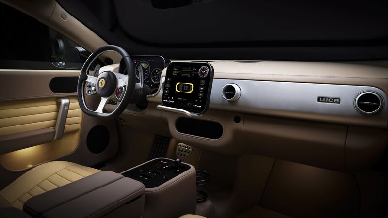 Ferrari Luce, guarda tutte le foto 15