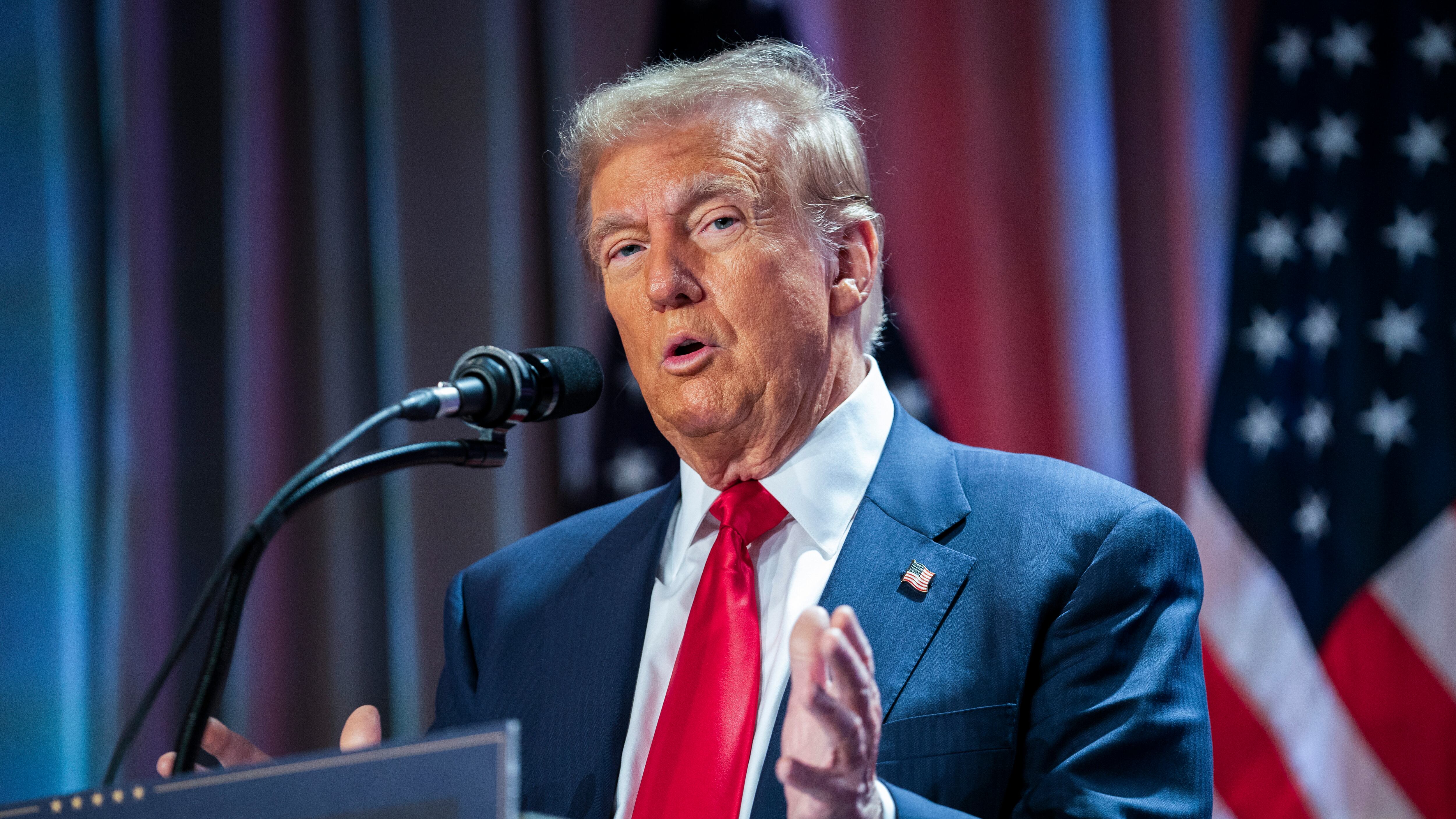 Trump sulla guerra in Ucraina: "Troppi morti. Parlerò con Putin e Zelensky"