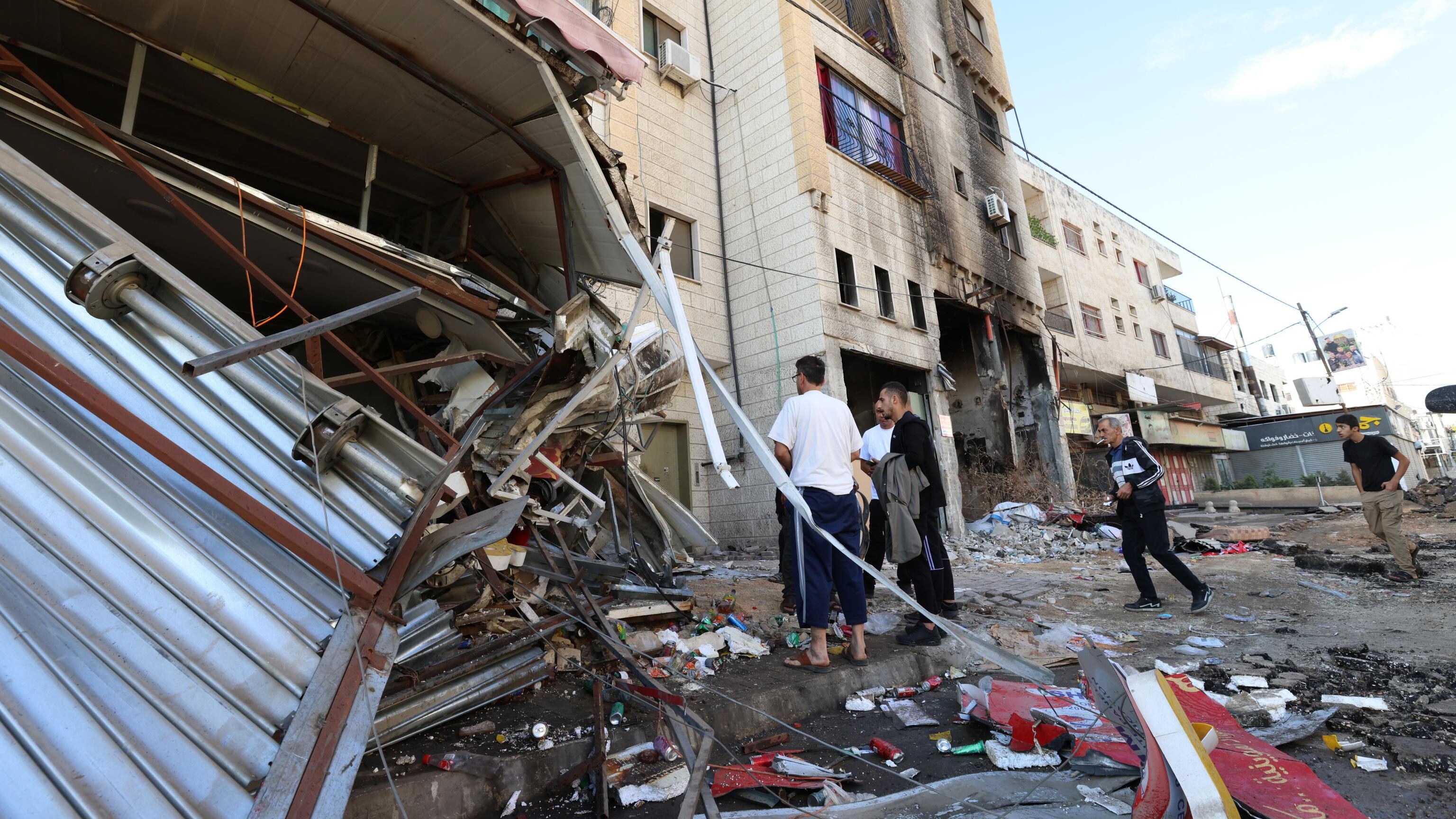 Israele, presa roccaforte Jihad Islamico. Hamas pubblica il video di un ostaggio morto | La diretta