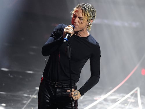 Sanremo 2024: ecco il look della prima serata del Festival di Irama