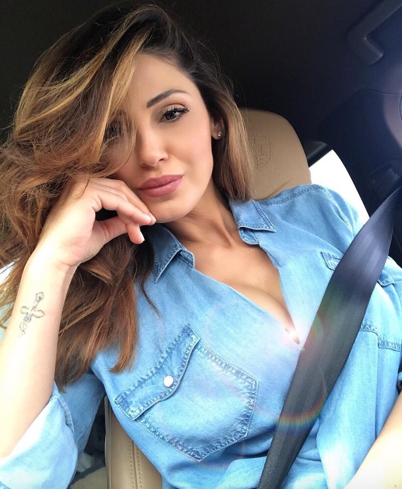 Anna Tatangelo sexy su Instagram 9