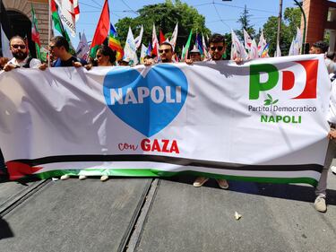 "No al genocidio", gli slogan in piazza a Roma. Contestato pure il Pd 4