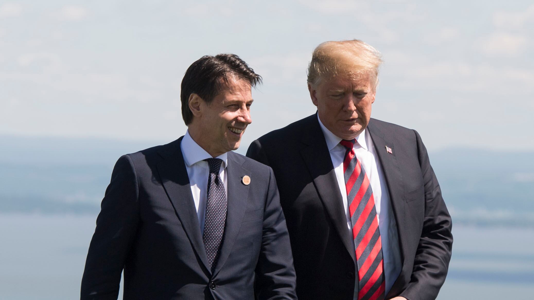 Trump affida la Libia a Conte: "Bene lo stop ai clandestini"