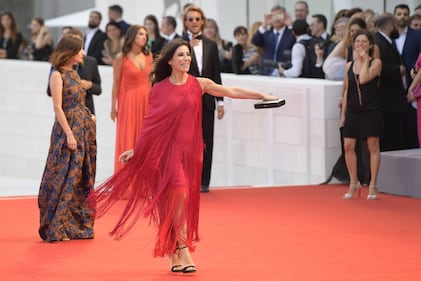 Paola Turci sexy alla Mostra del Cinema di Venezia 7