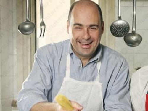 Aglio nella amatriciana? "Mai". Zingaretti ironizza su Twitter sulla gaffe di chef Cracco