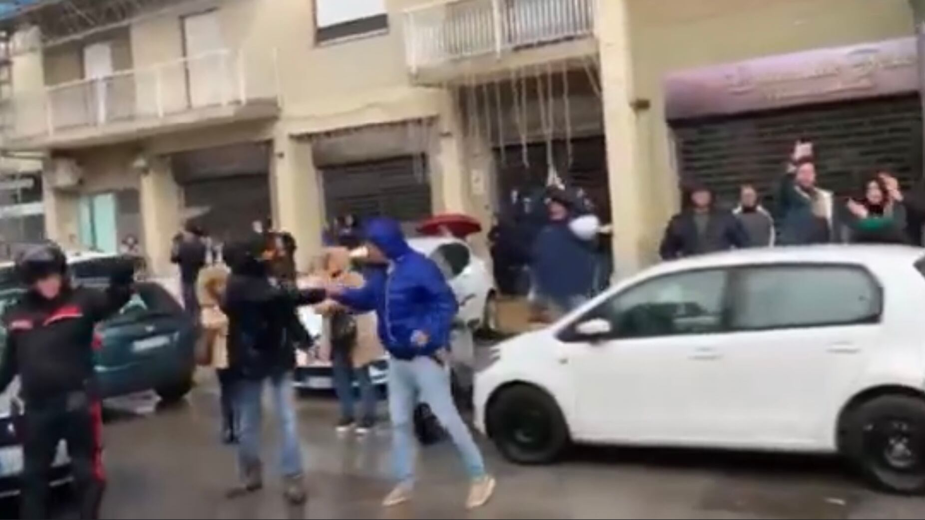 Applausi e omertà, Palermo a due facce