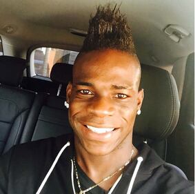 Mario Balotelli e Raffaella Fico, passione al mare 8