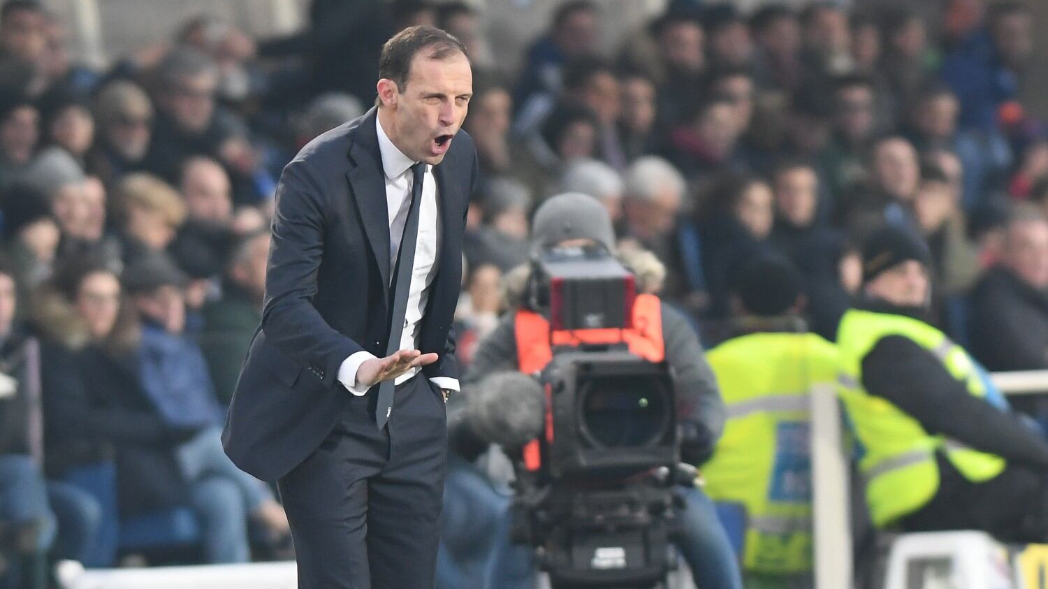 Juve-Frosinone senza turnover E Allegri glissa sul futuro "Non c'è mai nulla di sicuro..."