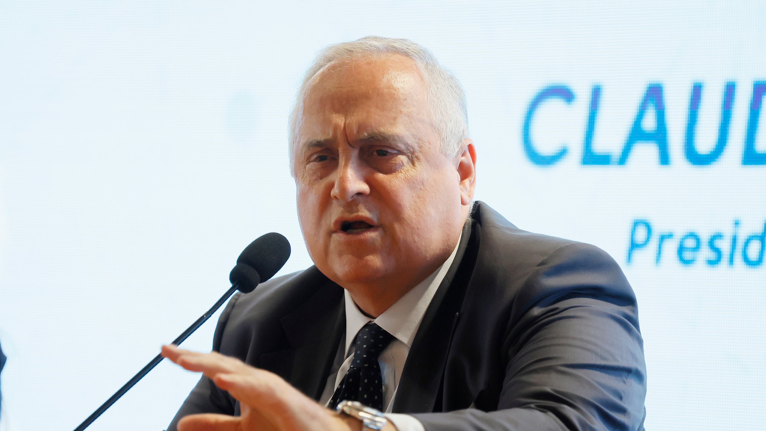 Calciomercato, la Covisoc blocca il mercato della Lazio. Cosa farà Sarri?