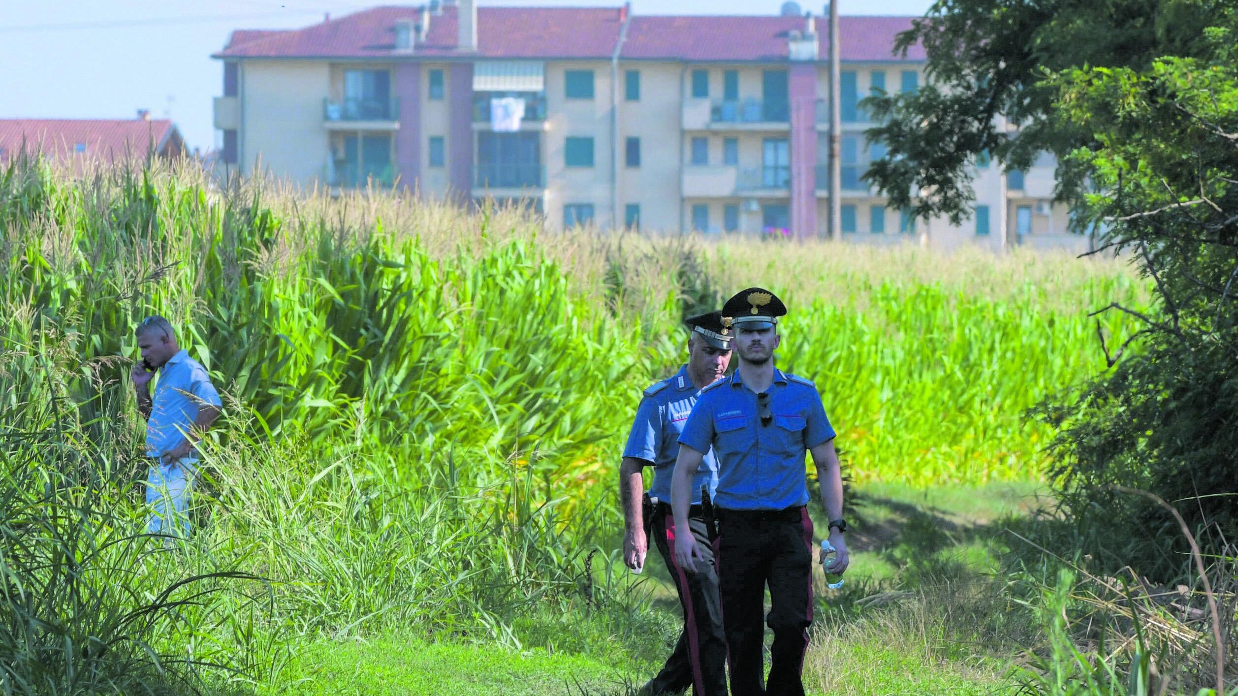 Erika, a Pantigliate campi rasi al suolo in cerca del telefonino