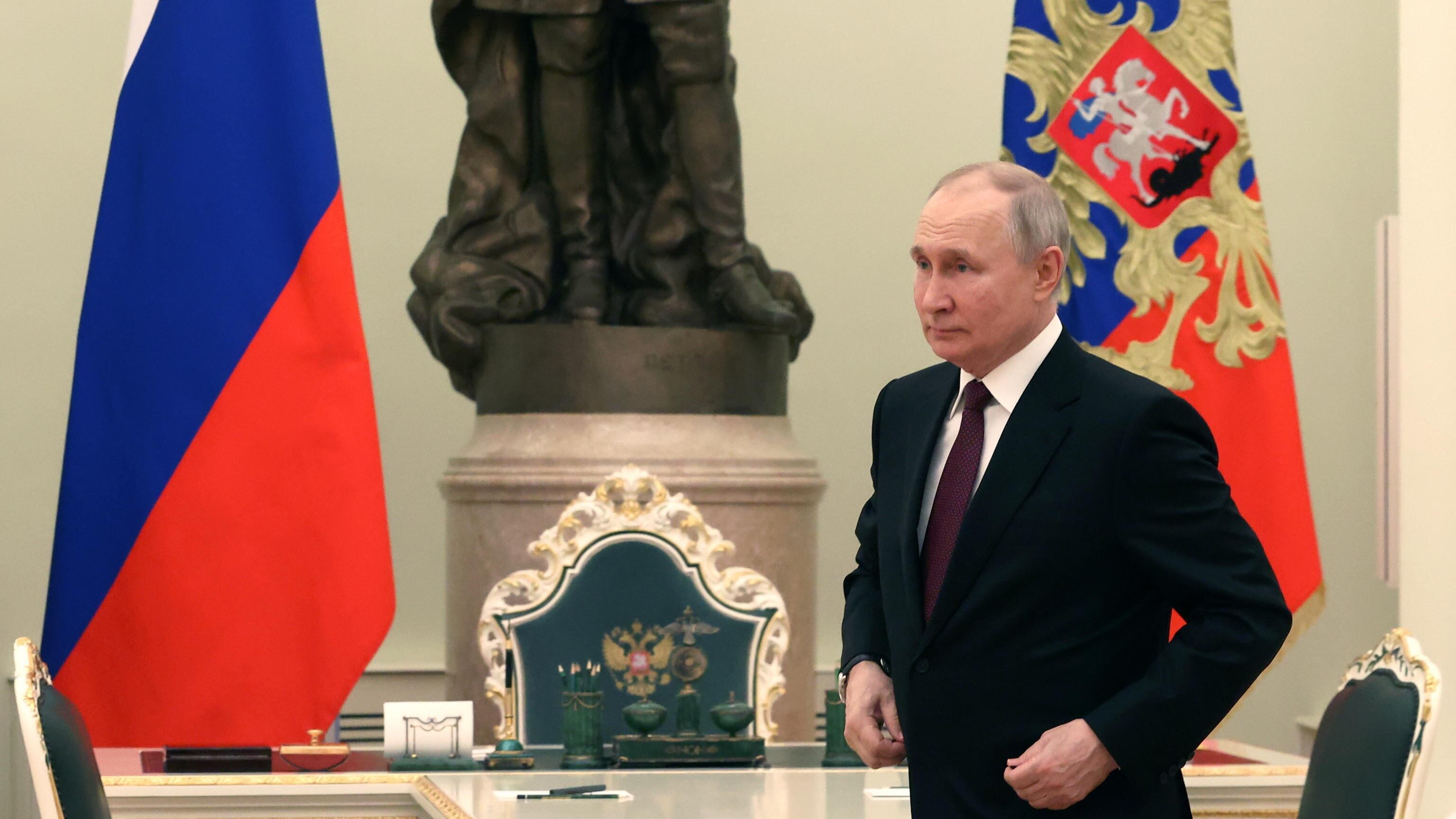 “Vicini a scontro nucleare”. “Armi all’uranio a Kiev”: perché si rischia l’escalation