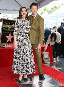 Anne Hathaway e la stella sulla Walk of Fame 2