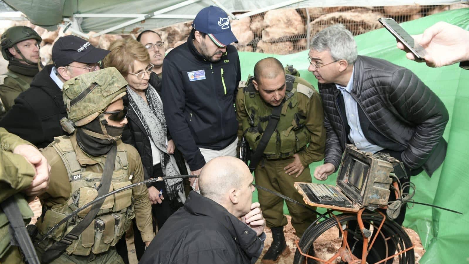 'Sono terroristi', 'Tutelare i militari'. Il governo si spacca su Hezbollah