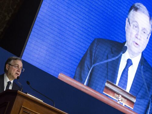 Bankitalia si allinea a Renzi: "Ripresa lenta, tagliare il cuneo"
