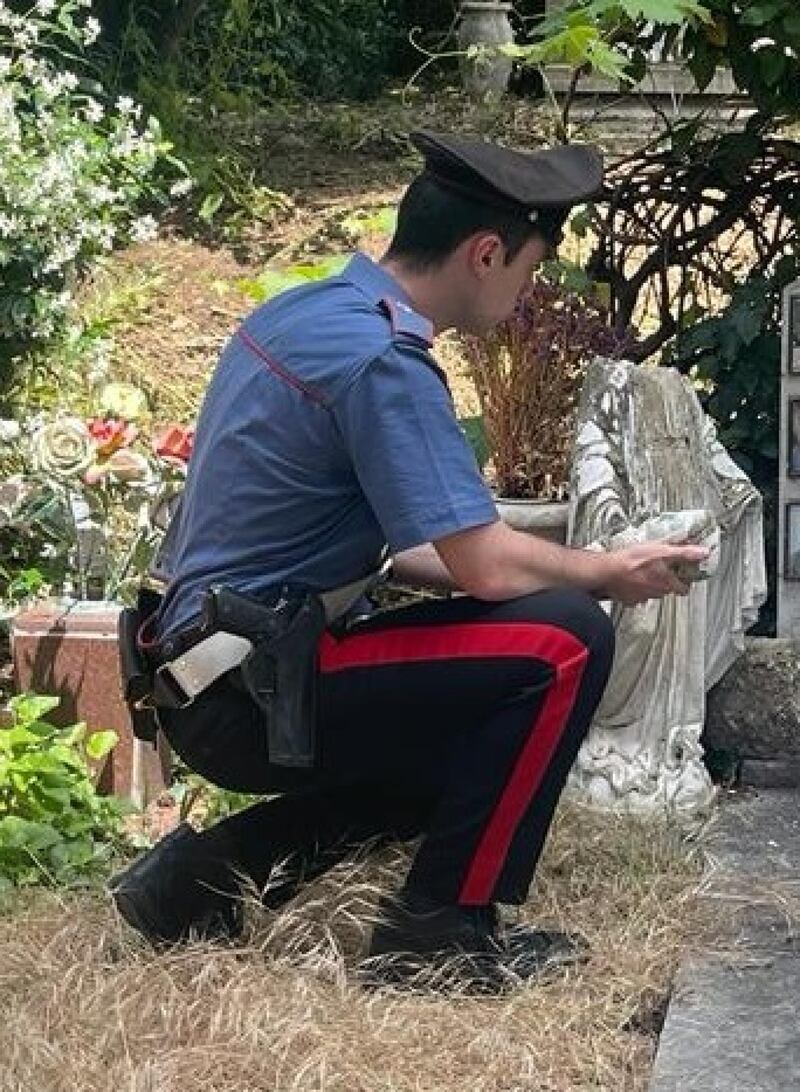 Tombe danneggiate al Verano (Roma), tunisino arrestato per la seconda volta: le immagini 1