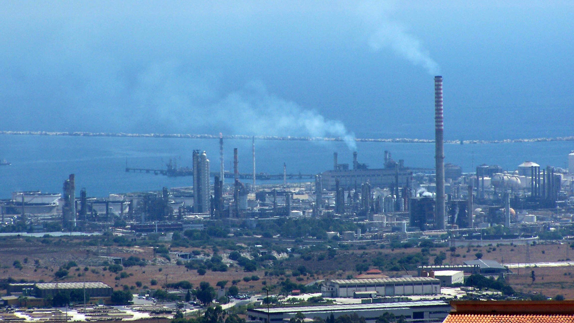 Petrolchimico di Siracusa, tre impianti sotto sequestro