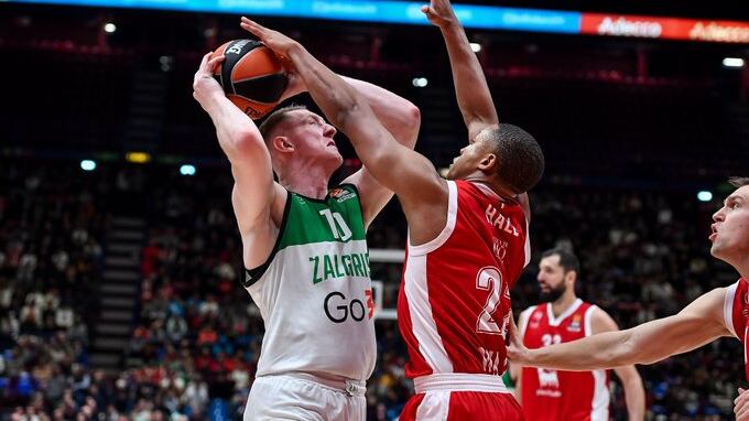 Eurolega, l'Olimpia Milano crolla in casa: fischi al Forum. Perde anche Bologna