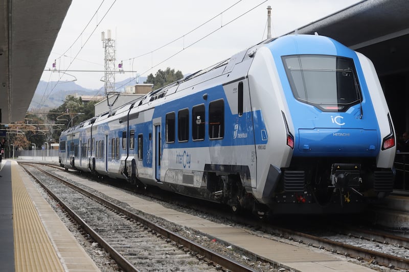 I nuovi treni ibridi Intercity 1