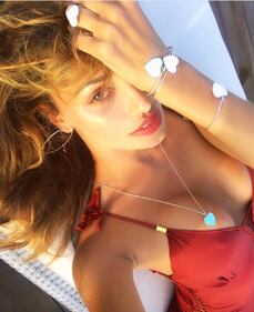 Belen Rodriguez, sexy in bianco e nero 3