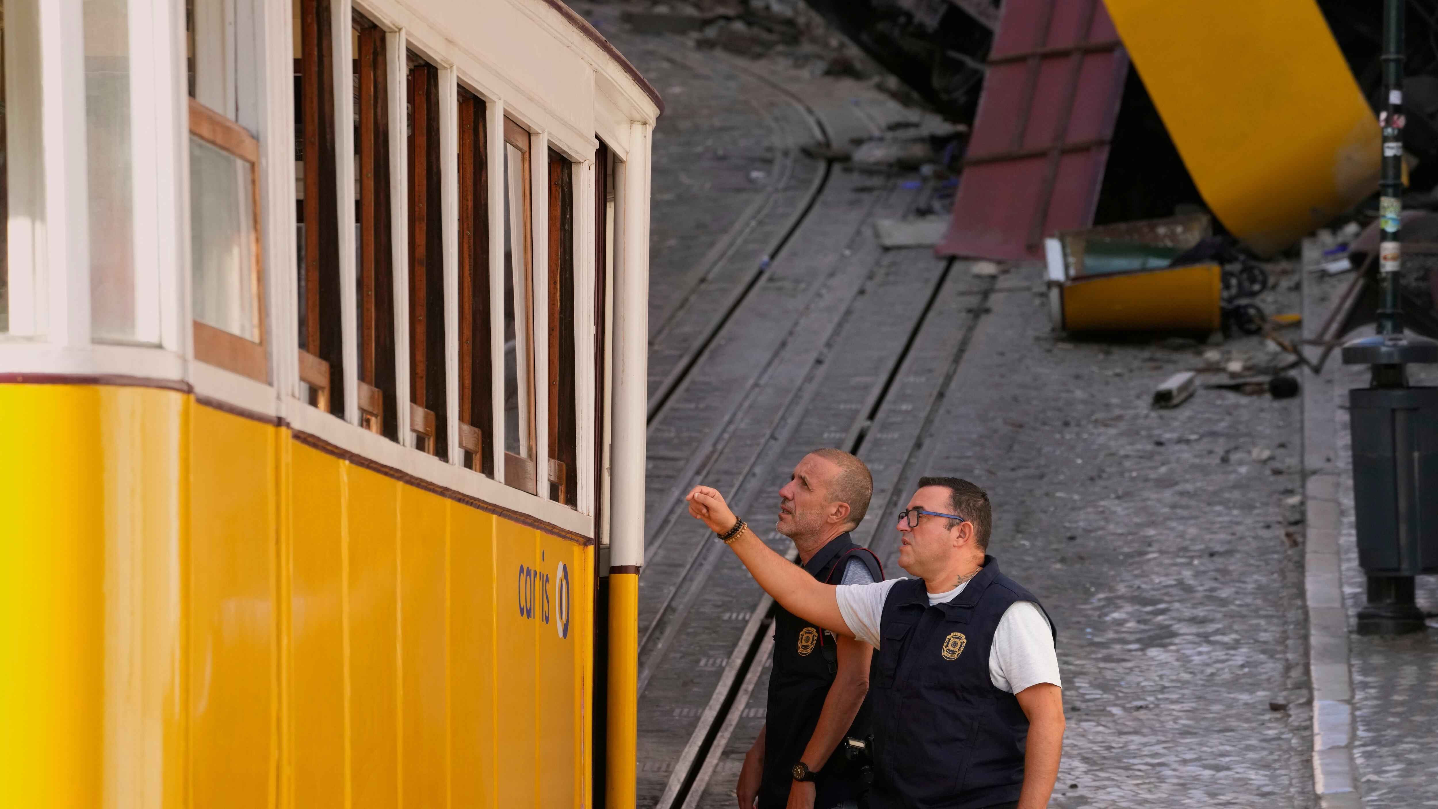 Il giunto difettoso, il controllo dopo 260 giorni e quel tragico ok: cosa c'è dietro l'incidente a Lisbona
