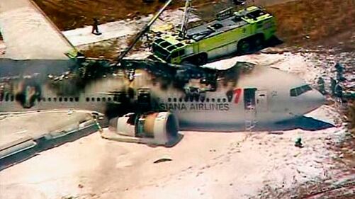 San Francisco, aereo si schianta e va in fiamme 2