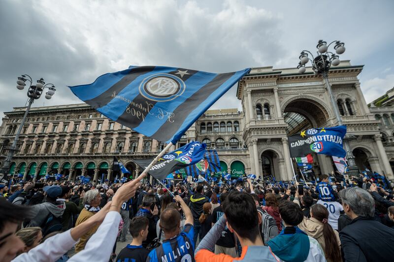 Milano si colora di nerazzurro: le immagini più bella della festa dell'Inter 11