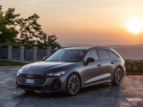 Audi A5 Avant e-Hybrid, eclettica e brillante: primo contatto su strada
