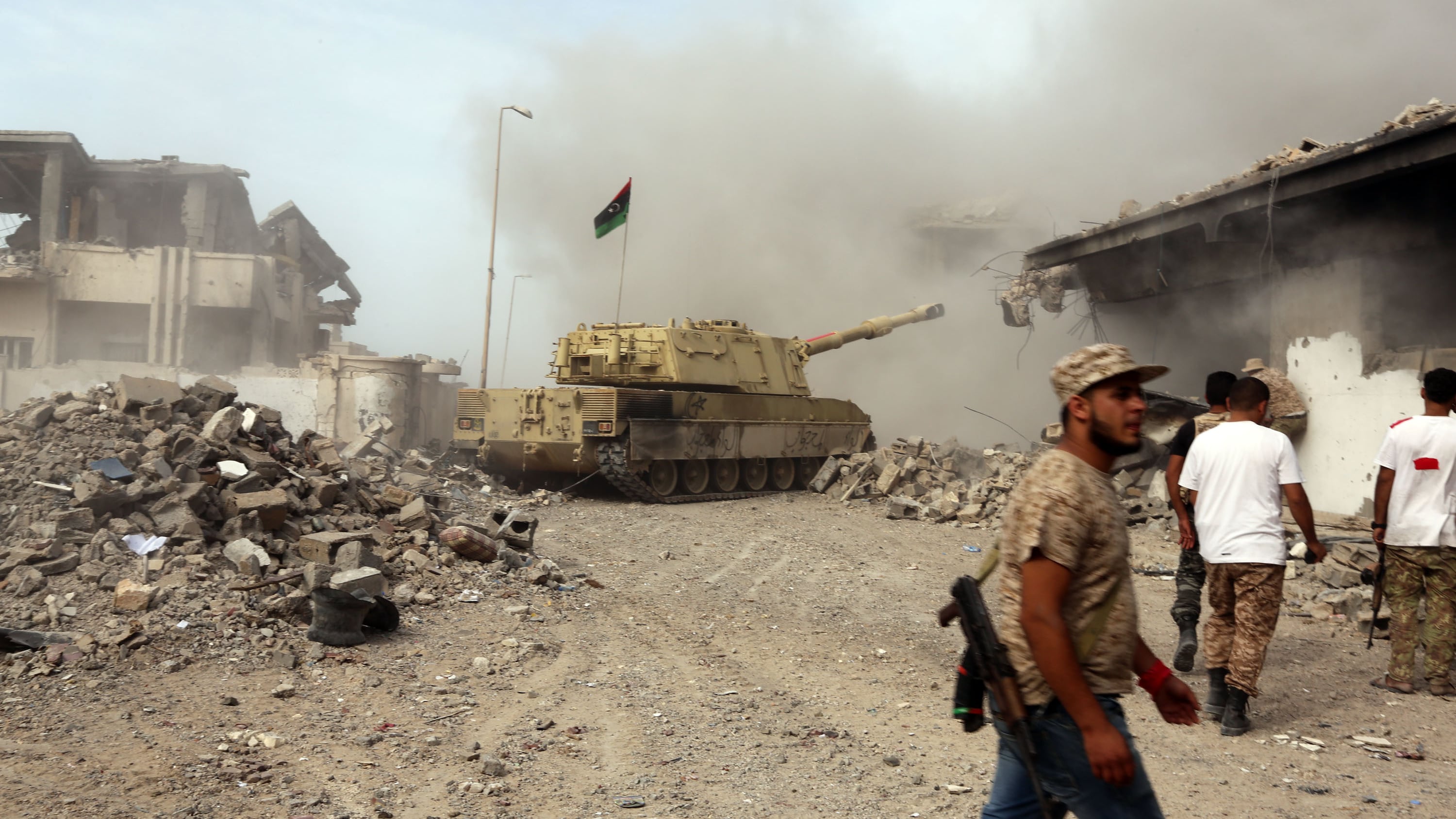 Libia, raid aerei incrociati tra le forze di Haftar e Sarraj