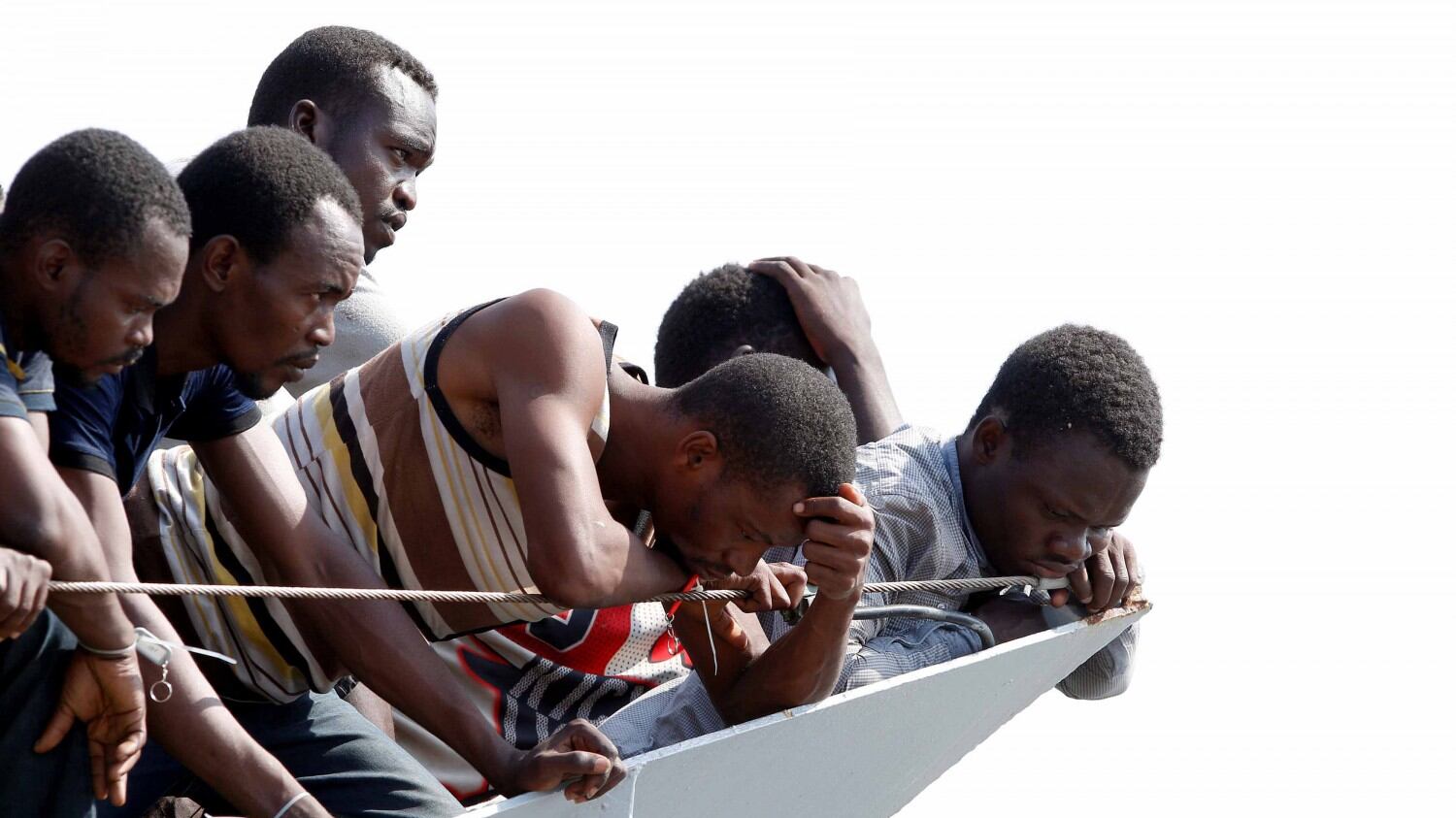 Migranti, boom di richieste d'asilo: +328% in sei anni