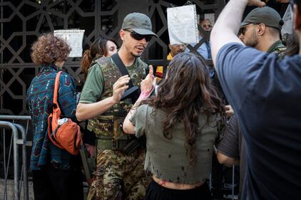 Blitz pro Pal al consolato egiziano di Milano 2
