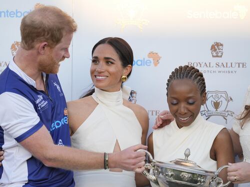 “Non vicino a mio marito”. Meghan Markle e l’imbarazzante siparietto a Miami