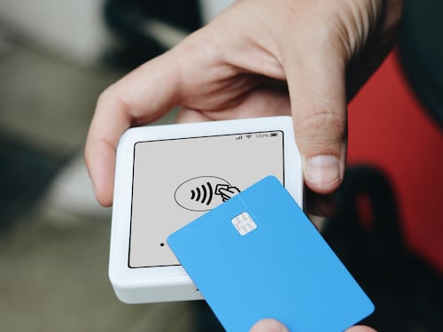 Pagamenti contactless con carta, in aumento le truffe: ecco come proteggersi