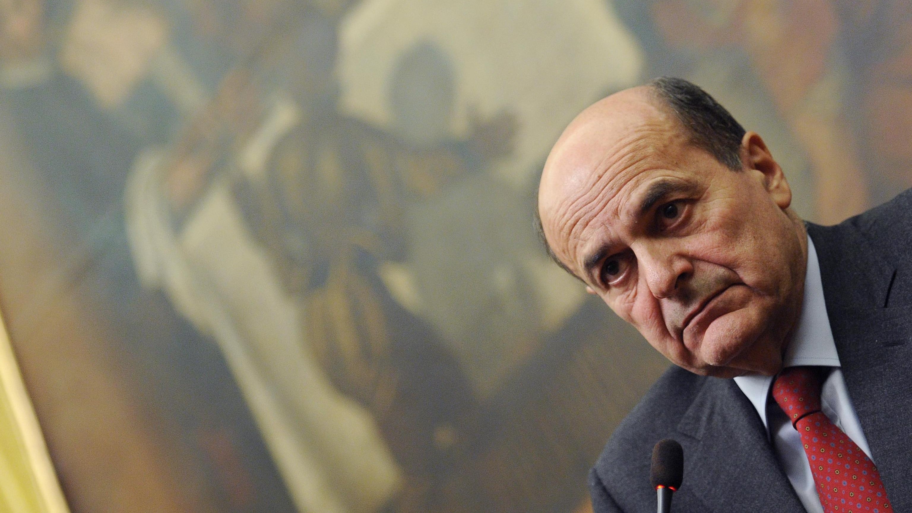 Bersani spera ancora nel M5S, ma Crimi: "Lasci e l'incarico passi a noi"